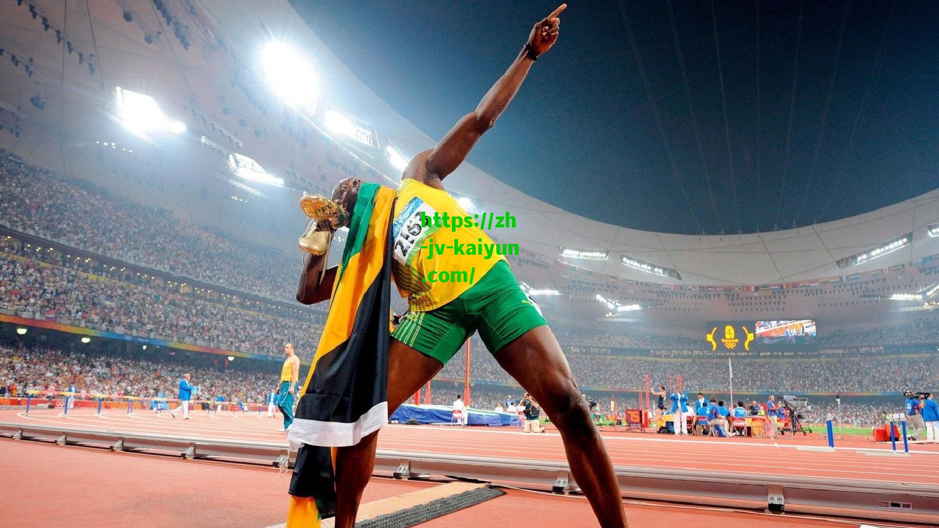 曼联更衣室风波再起,加纳乔言论引队友不满,被批自诩新C罗破坏团队和谐