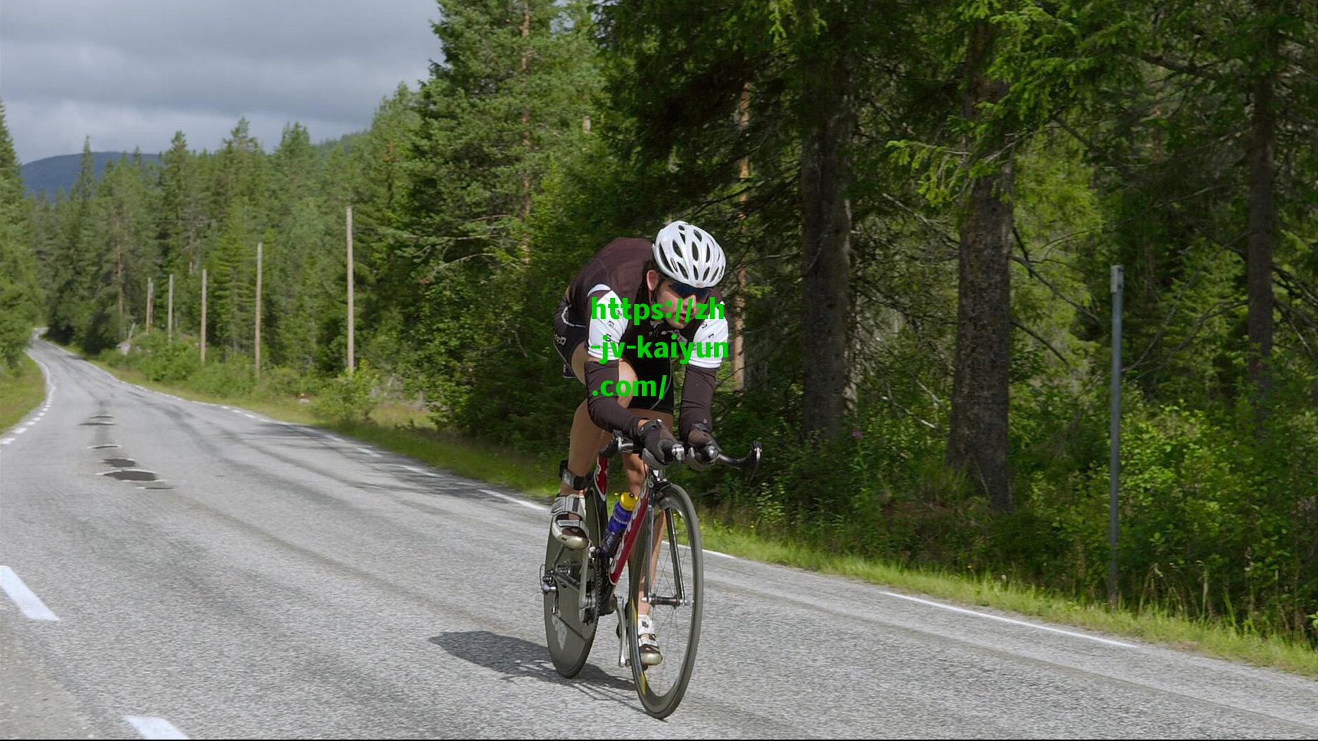 张博源手感冰凉难阻球队前行，15投仅5中效率低迷成隐忧